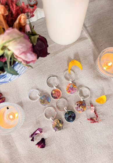 Dried Flower UV Resin Keyring Making Workshop