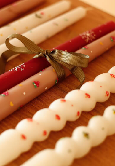 Festive Candle Painting Experience and Prosecco with Pots of Magic