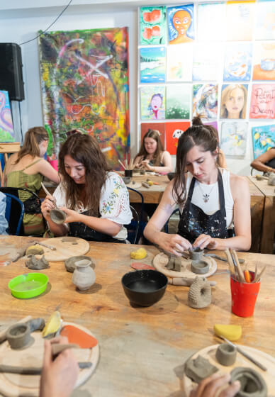 Girls Meet and Create
