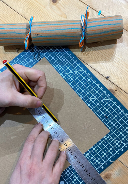 Make Your Own Christmas Crackers