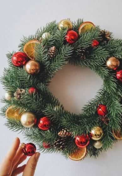 A Very Merry Christmas Wreath-Making Workshop