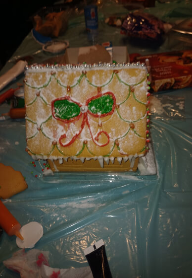Christmas Gingerbread House Decorating for Teams