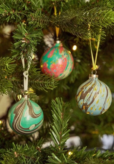 Christmas Marbling on Bauble and Paper Workshop