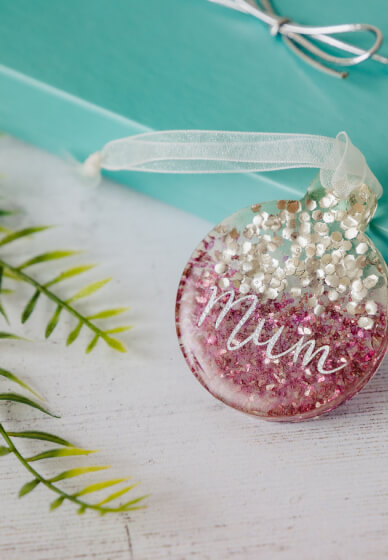 Christmas Resin Bauble Making Workshop