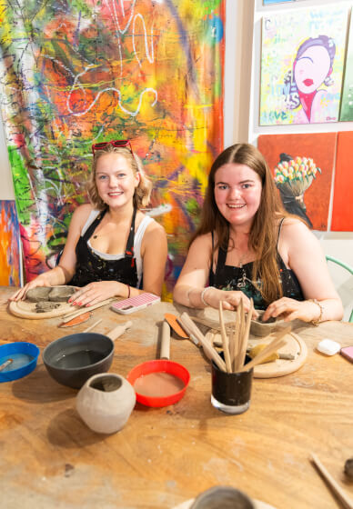 Girls Meet and Create