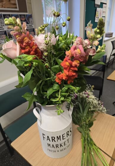 Hand-Tied Bouquet Experience