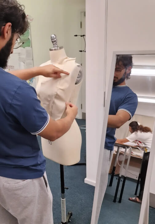 Textiles class in Wavendon, East Midlands