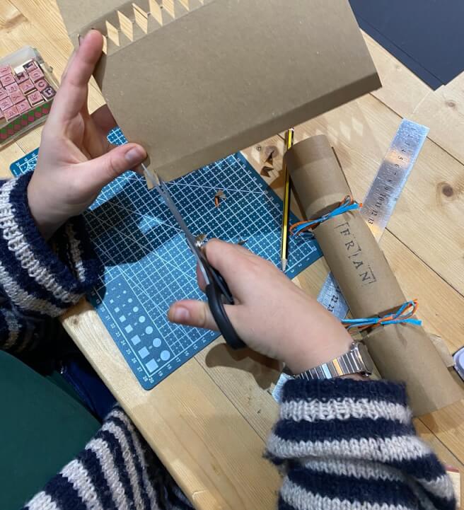 Make Your Own Christmas Crackers