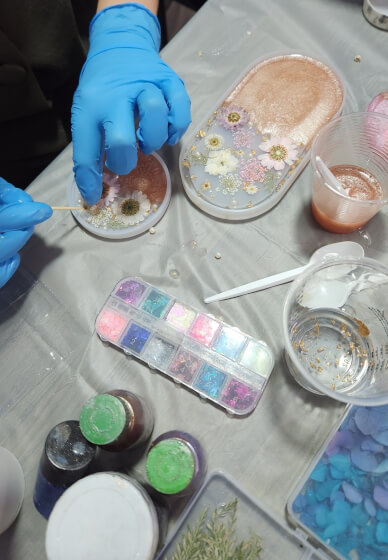 Resin Art Class: Trinket Tray and Coaster