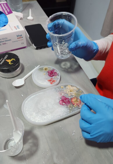 Resin Art Class: Trinket Tray and Coaster