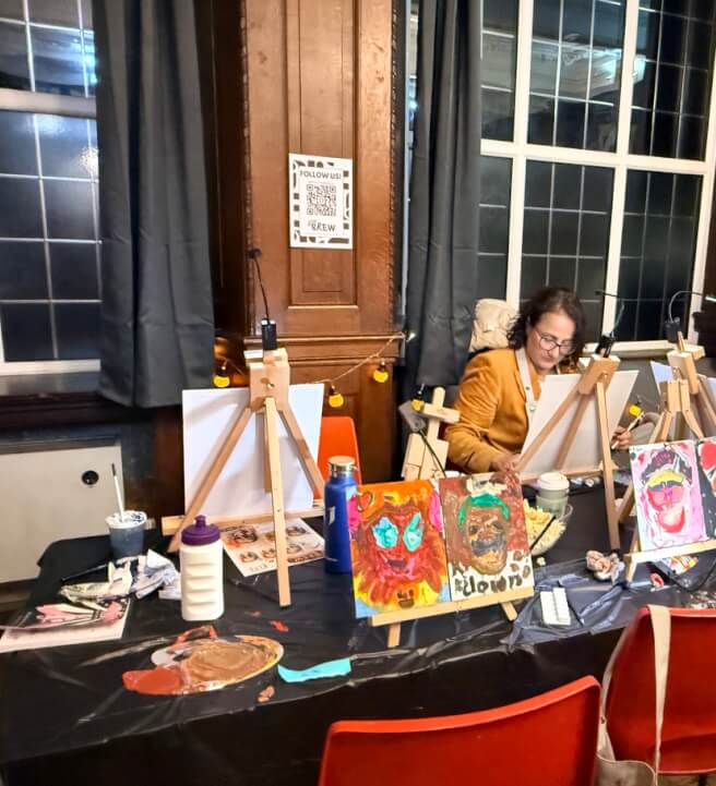 Painting class in Sutton
